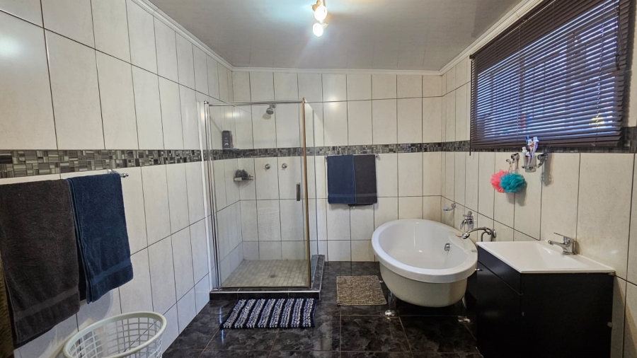 4 Bedroom Property for Sale in Kuruman Northern Cape